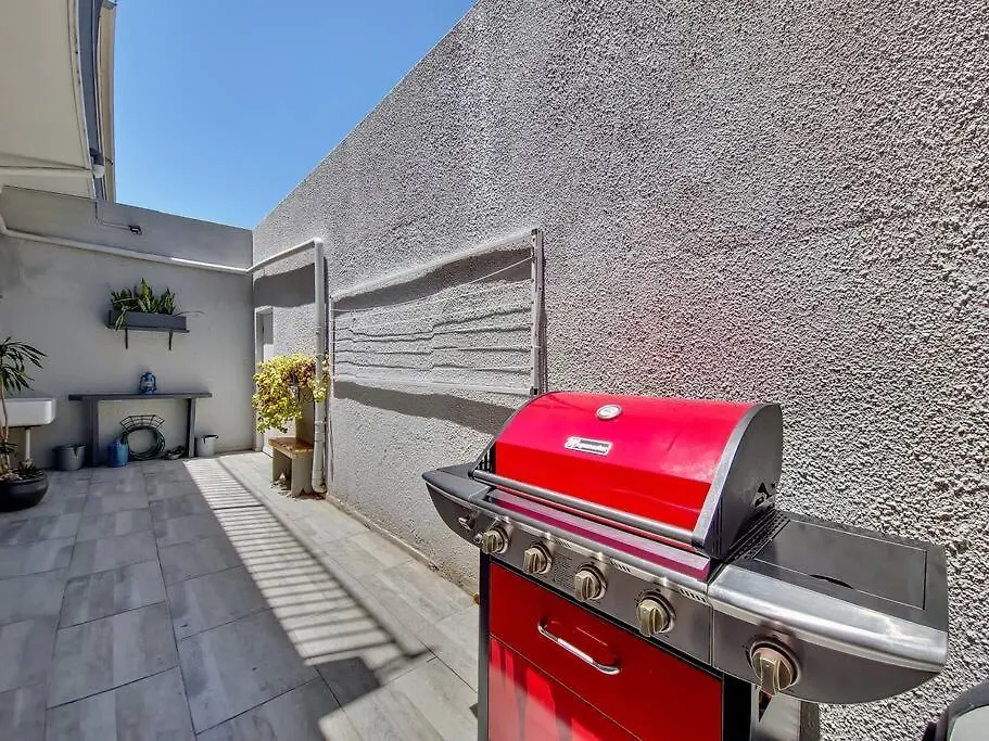 Spacious Family Apartment Near Beach With Inverter Cape Town