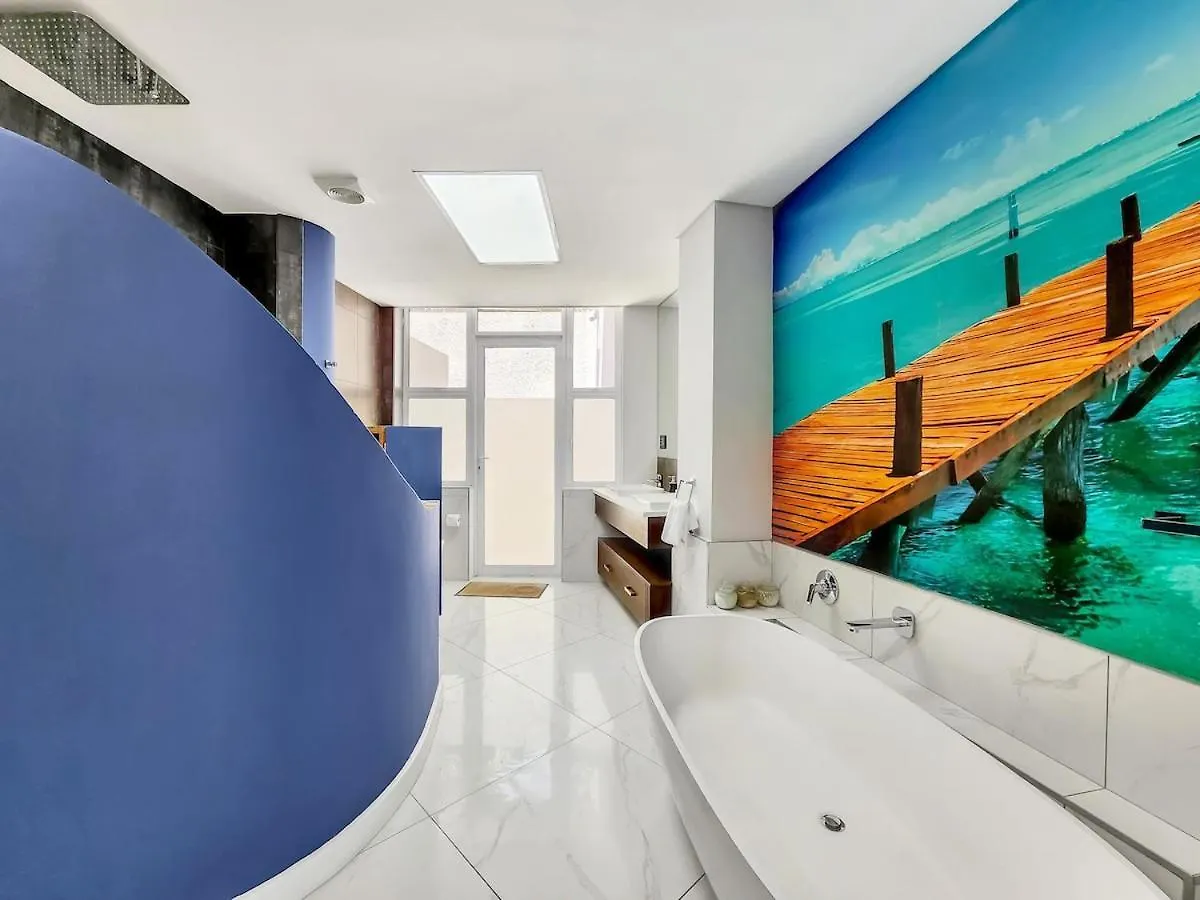 Spacious Family Apartment Near Beach With Inverter Cape Town