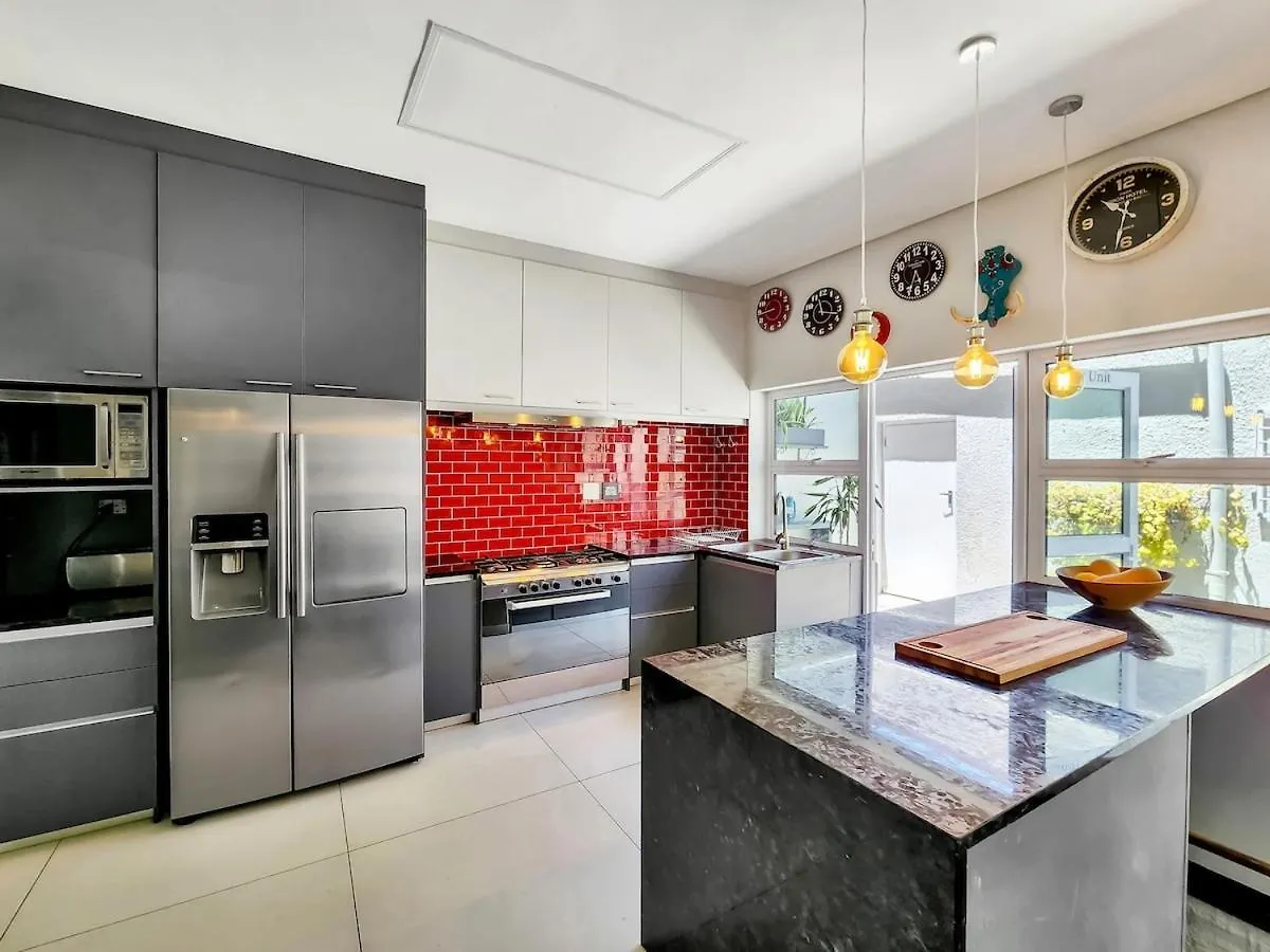 Spacious Family Apartment Near Beach With Inverter Cape Town 0*,  South Africa