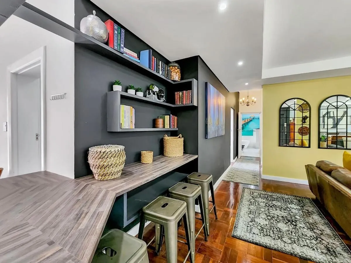 Spacious Family Apartment Near Beach With Inverter Cape Town